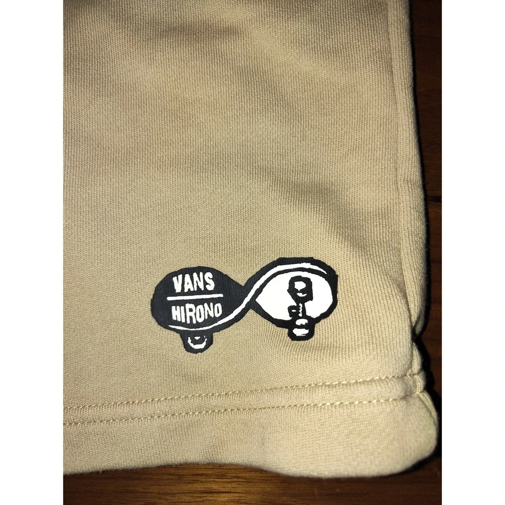 Vans Hirono Pop Mart Tan Khaki Sweat Shorts Mens Medium VN000K9V4MG Dinosaur